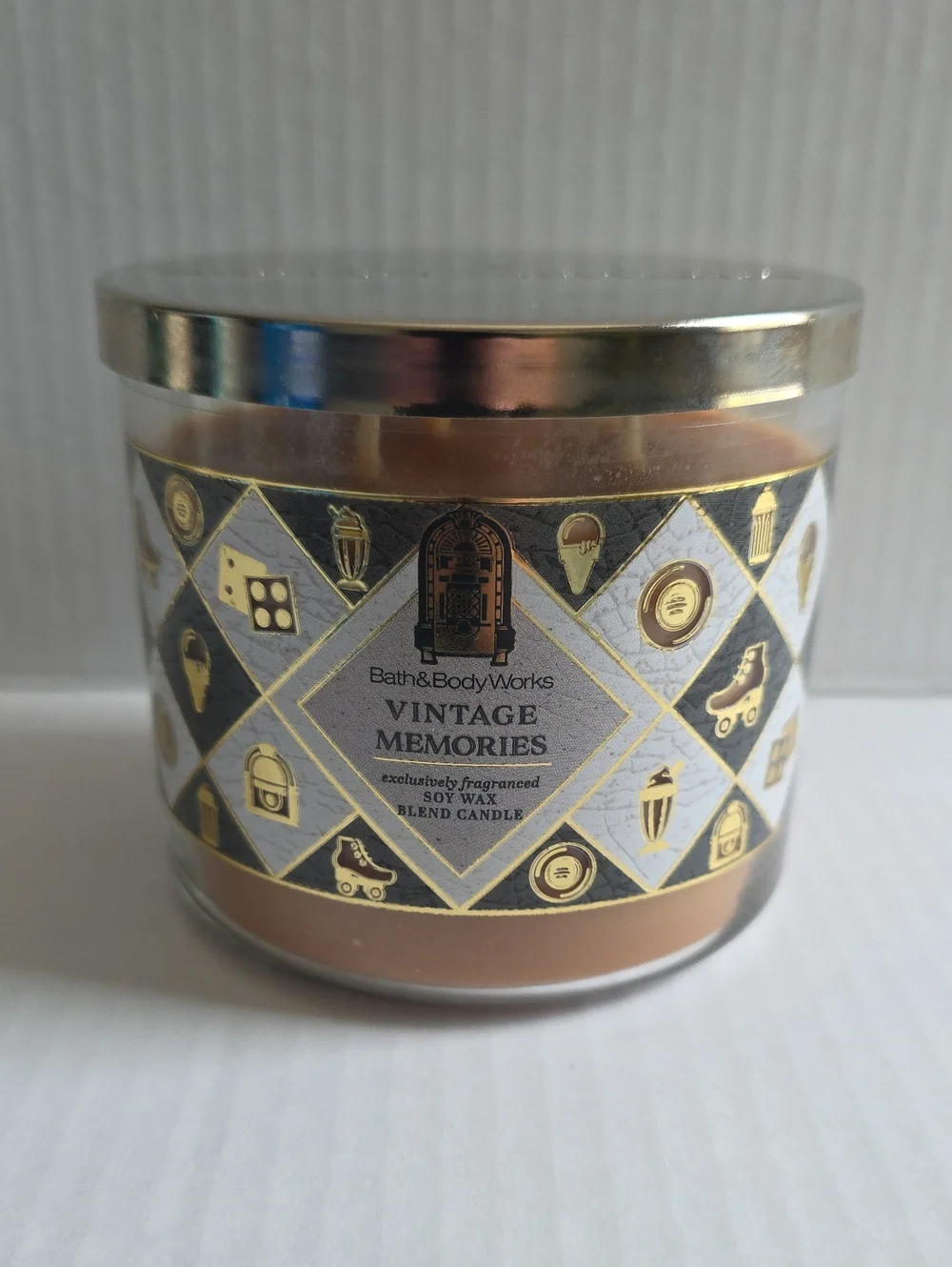 Bath & Body Works Vintage Memories Candle - Gold and Cream Label